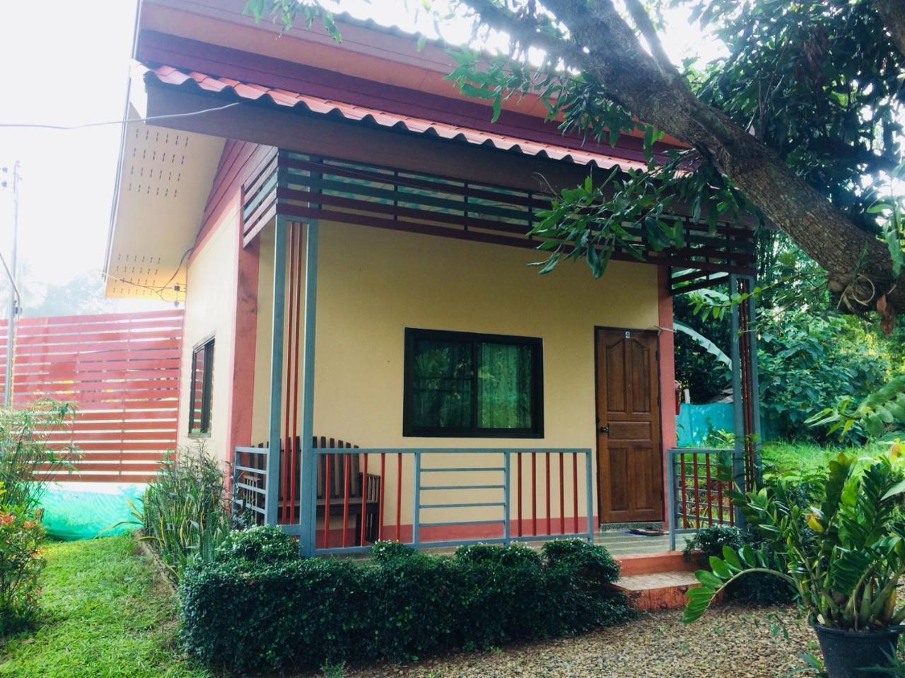 Phu Chaem House Hotel Mae Chaem Exterior photo