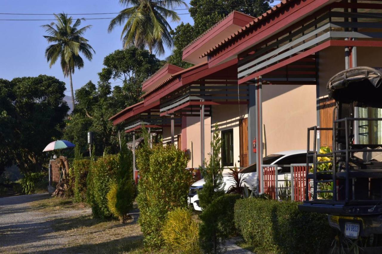 Phu Chaem House Hotel Mae Chaem Exterior photo